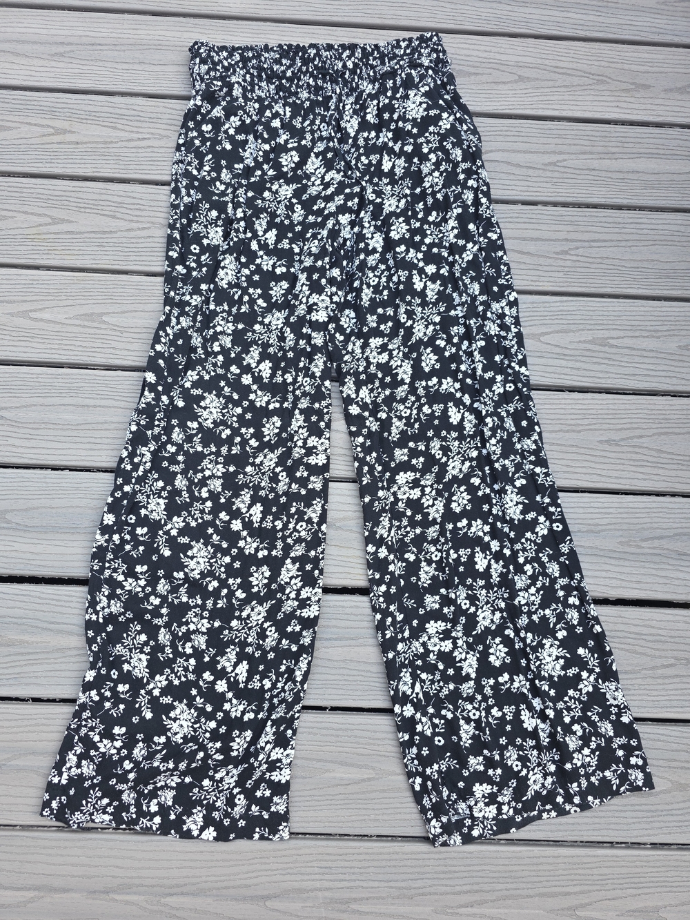 SO Black and White Floral Elastic-Waist Pants